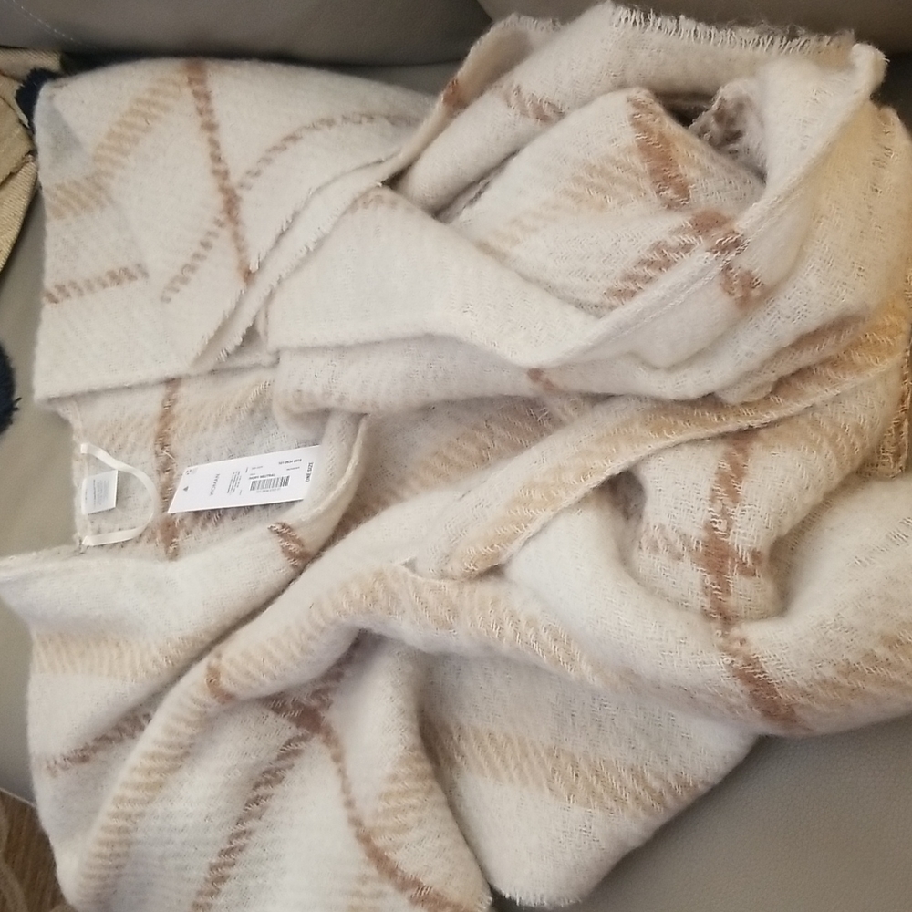 Liz Claiborne Wrap - Picture 4 of 4